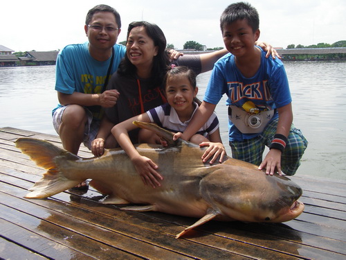 Family Fishing Fun in Bangkok