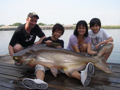 Family Fishing in Bangkok