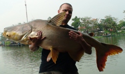 Matthew Smith - 90lb Mekong giant catfish
