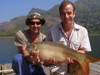 Eddy Mounce & Robson Green jungle carp fishing in Thailand