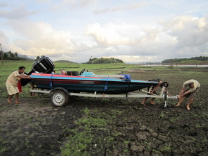 After towing the boat 350km the problems came in the last 20m