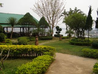 kanchanaburi bungalow resort garden